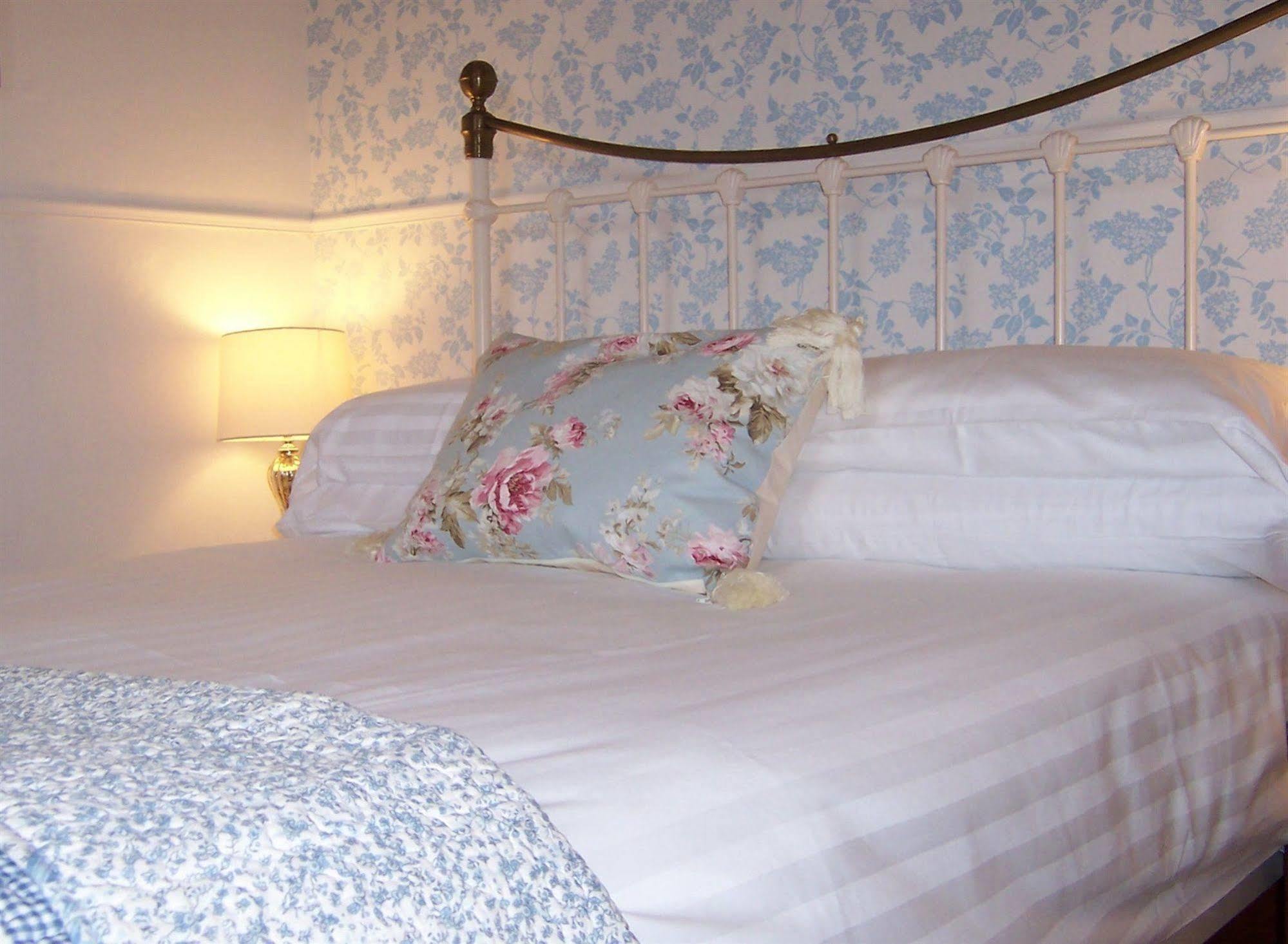 Caddon View Country Guest House Innerleithen Esterno foto